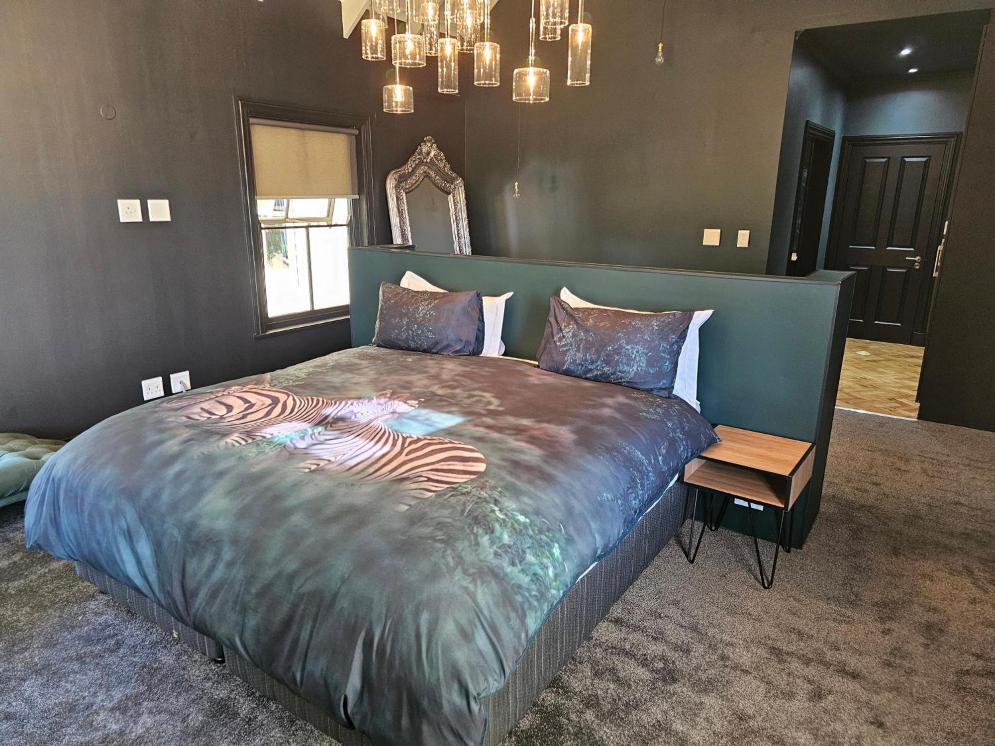 Die Heerenhuys Guest Suites Stellenbosch Bagian luar foto