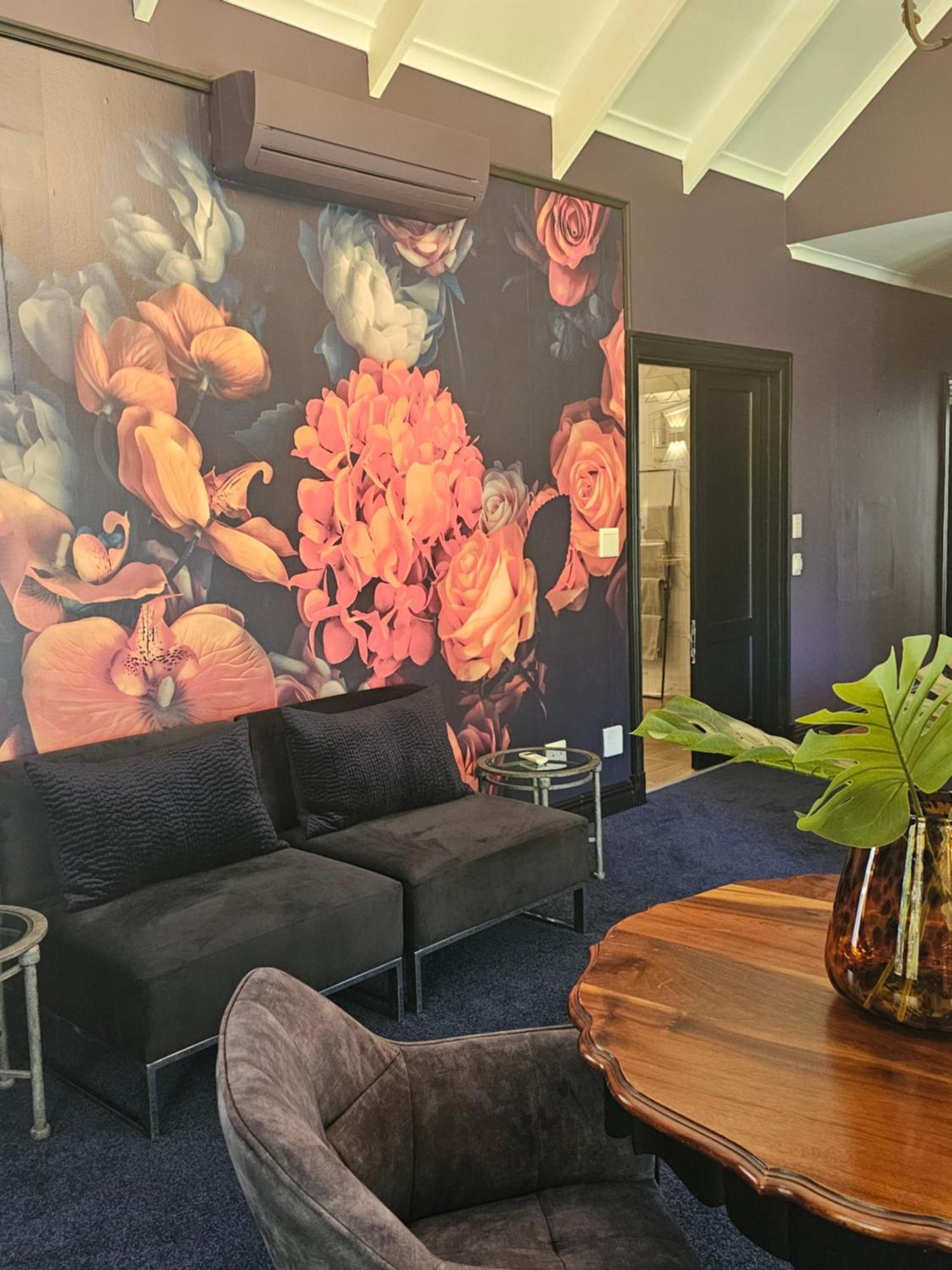 Die Heerenhuys Guest Suites Stellenbosch Bagian luar foto